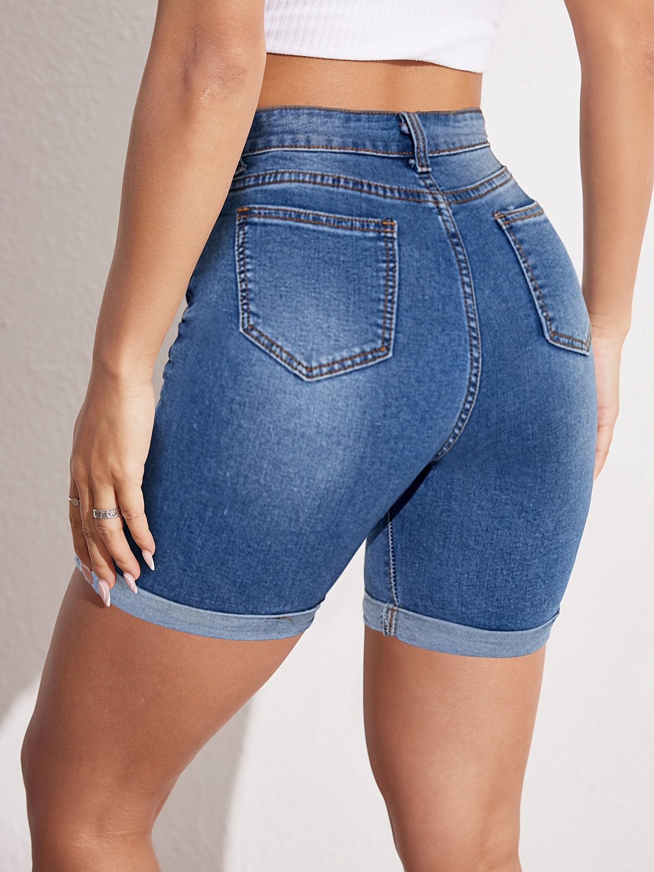 MARIÈVE™ – Stretch-Fit Bermuda Jean Short